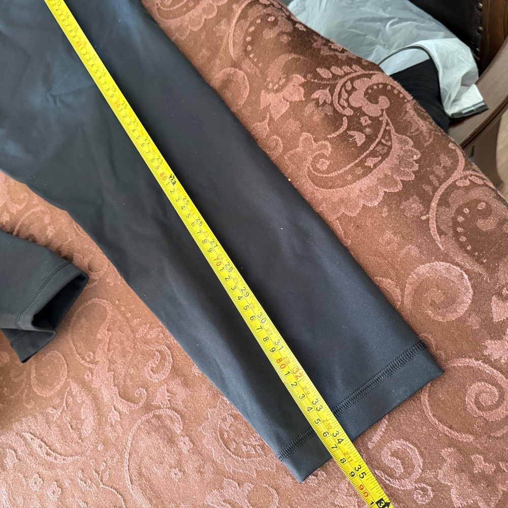 Lululemon black leggings size 18 - Picture 7 of 9